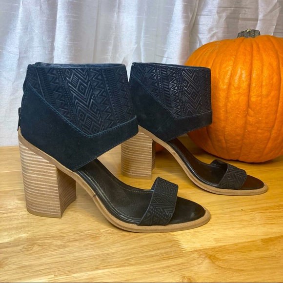 KELSI DAGGER (WOMEN'S SIZE 10) BLACK SUEDE COW LEATHER 'MERRIKOO'